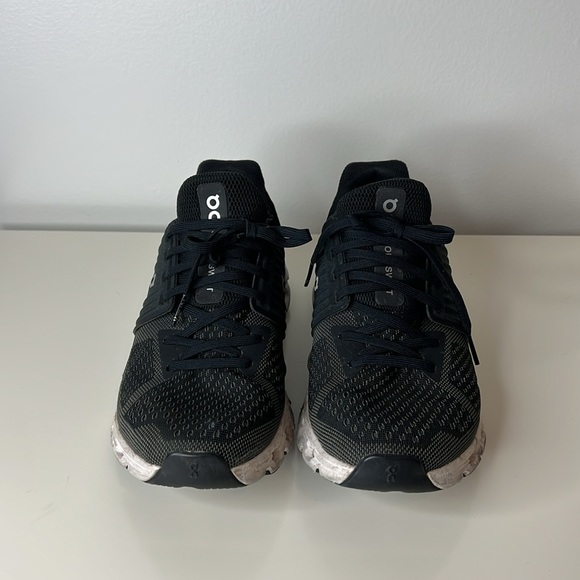 Women’s 8.5 On Running Cloud Swift Black/White - Picture 2 of 10